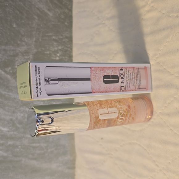 Clinique Moisture Surge Eye 96 hour hydro filler concentrate 15ml - Picture 2 of 4